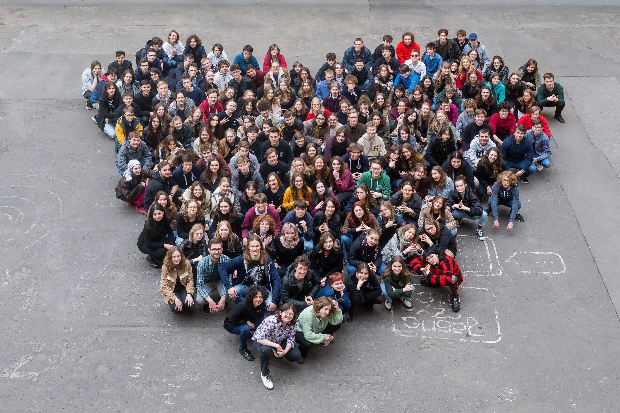 Zdjęcia klasowe w szkole nie muszą być nudne!